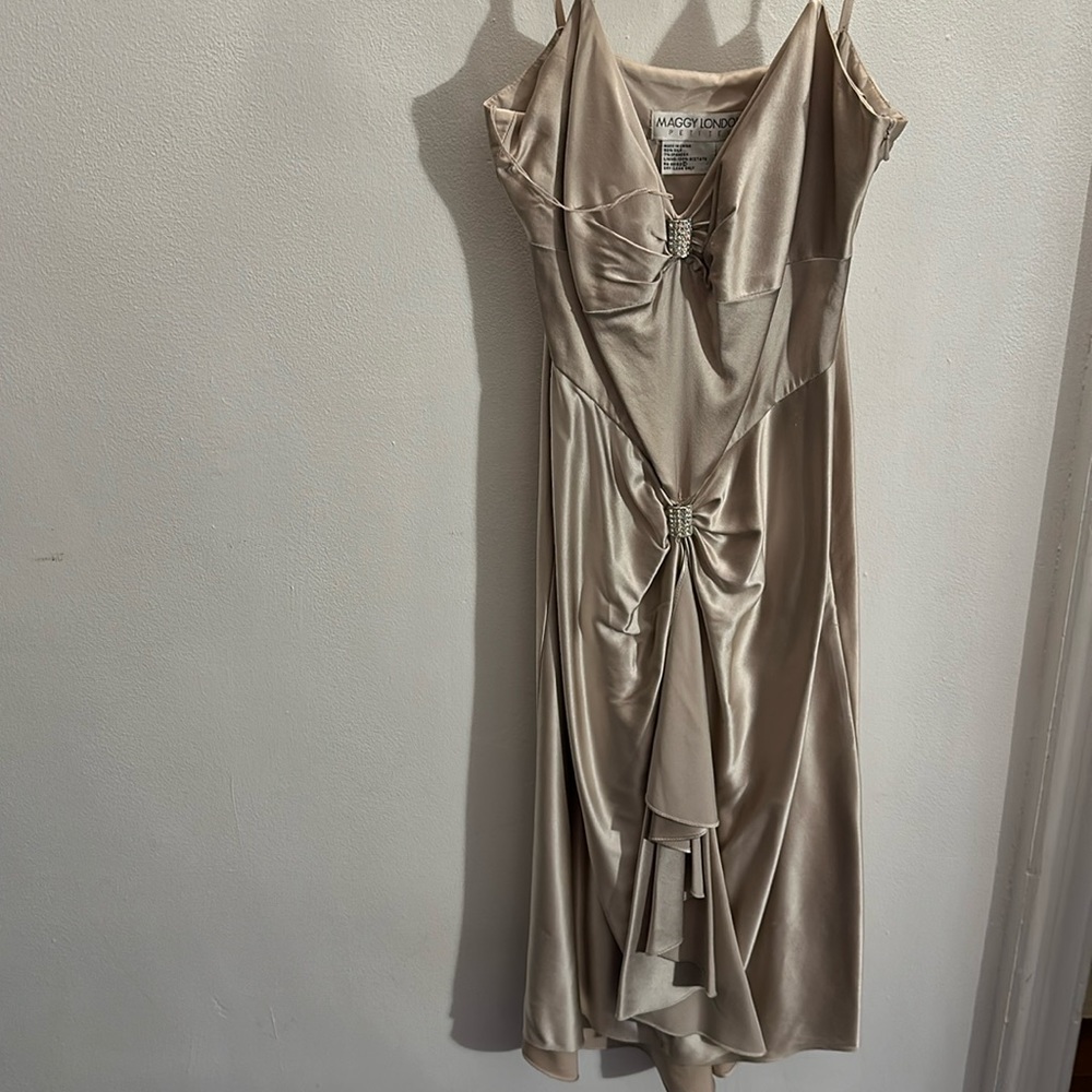 Maggie London: Taupe embellished silk dress - Petite 2